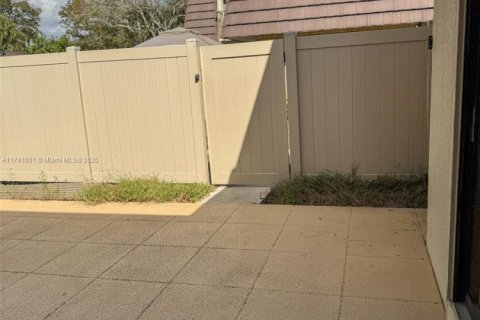 Touwnhouse à vendre à West Palm Beach, Floride: 2 chambres, 114.83 m2 № 1985287 - photo 19