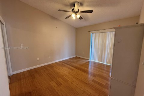 Townhouse in Homestead, Florida 2 bedrooms, 88.35 sq.m. № 2012697 - photo 8