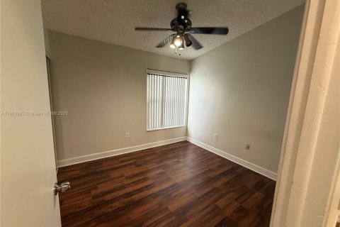 Townhouse in Homestead, Florida 2 bedrooms, 88.35 sq.m. № 2012697 - photo 4