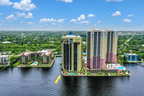 Condo in Fort Myers, Florida, 3 bedrooms  № 1855900 - photo 2