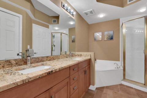 Condo in Fort Myers, Florida, 3 bedrooms  № 1855900 - photo 19