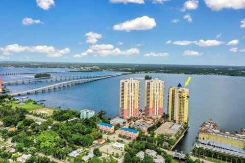 Condo in Fort Myers, Florida, 3 bedrooms  № 1855900 - photo 4