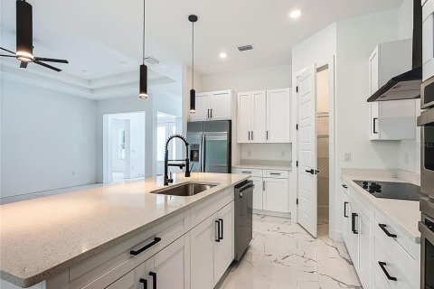 Casa en venta en Plant City, Florida, 4 dormitorios, 242.2 m2 № 2223805 - foto 2