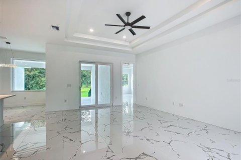 Casa en venta en Plant City, Florida, 4 dormitorios, 242.2 m2 № 2223805 - foto 10