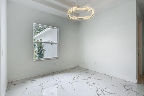 Casa en venta en Plant City, Florida, 4 dormitorios, 242.2 m2 № 2223805 - foto 11