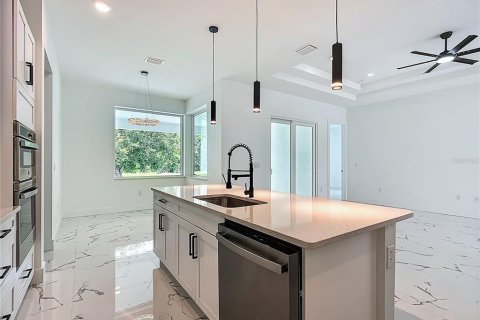 Casa en venta en Plant City, Florida, 4 dormitorios, 242.2 m2 № 2223805 - foto 6