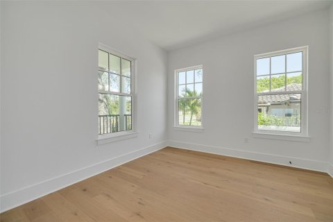 House in Saint Petersburg, Florida 5 bedrooms, 321.91 sq.m. № 1785334 - photo 22