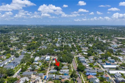 House in Saint Petersburg, Florida 5 bedrooms, 321.91 sq.m. № 1785334 - photo 9