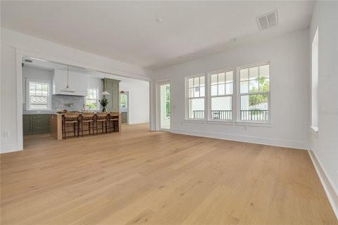 House in Saint Petersburg, Florida 5 bedrooms, 321.91 sq.m. № 1785334 - photo 14