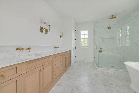 House in Saint Petersburg, Florida 5 bedrooms, 321.91 sq.m. № 1785334 - photo 30