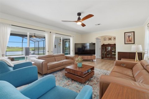 House in Sanford, Florida 3 bedrooms, 209.68 sq.m. № 2101343 - photo 11