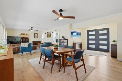 House in Sanford, Florida 3 bedrooms, 209.68 sq.m. № 2101343 - photo 16