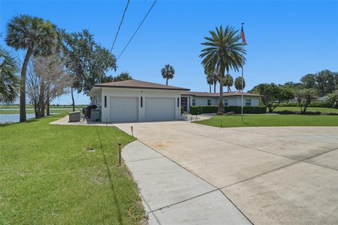 House in Sanford, Florida 3 bedrooms, 209.68 sq.m. № 2101343 - photo 10