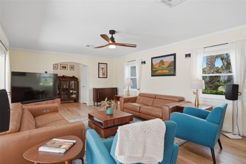 House in Sanford, Florida 3 bedrooms, 209.68 sq.m. № 2101343 - photo 12