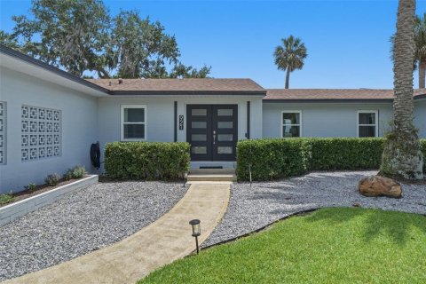 House in Sanford, Florida 3 bedrooms, 209.68 sq.m. № 2101343 - photo 9