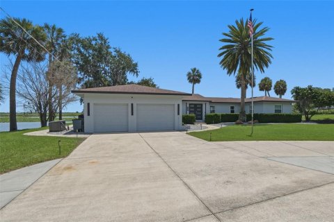 House in Sanford, Florida 3 bedrooms, 209.68 sq.m. № 2101343 - photo 7