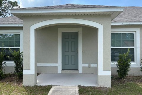 House in Palm Coast, Florida 4 bedrooms, 189.89 sq.m. № 2339000 - photo 3