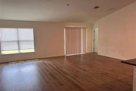 House in Palm Coast, Florida 4 bedrooms, 189.89 sq.m. № 2339000 - photo 6