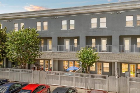 Condominio en venta en Kissimmee, Florida, 2 dormitorios, 126.35 m2 № 1793664 - foto 1