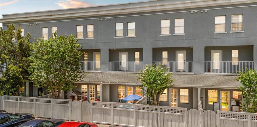 Condominio en Kissimmee, Florida, 2 dormitorios № 1793664