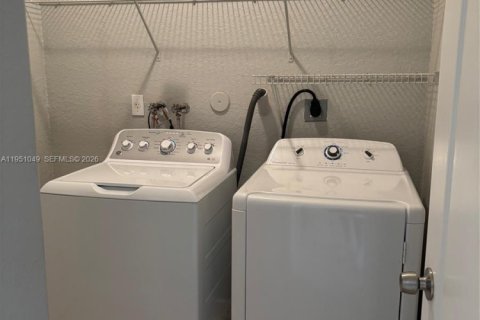 Снять в аренду виллу или дом в Майами, Флорида 4 спальни, 216.18м2, № 2006035 - фото 9