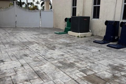 Снять в аренду виллу или дом в Майами, Флорида 4 спальни, 216.18м2, № 2006035 - фото 6