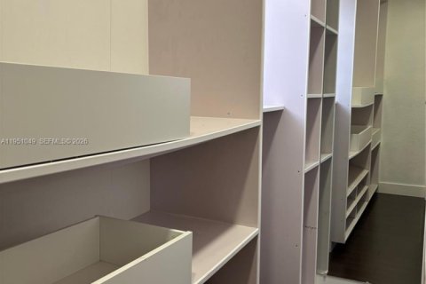 Снять в аренду виллу или дом в Майами, Флорида 4 спальни, 216.18м2, № 2006035 - фото 13