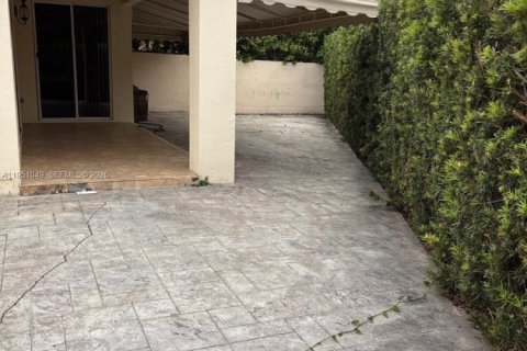 Снять в аренду виллу или дом в Майами, Флорида 4 спальни, 216.18м2, № 2006035 - фото 5