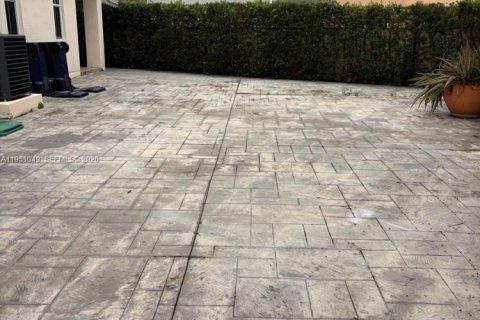 Снять в аренду виллу или дом в Майами, Флорида 4 спальни, 216.18м2, № 2006035 - фото 2