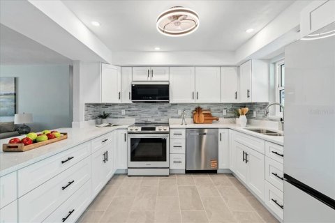 Casa en venta en Rotonda, Florida, 3 dormitorios, 124.21 m2 № 1899812 - foto 17
