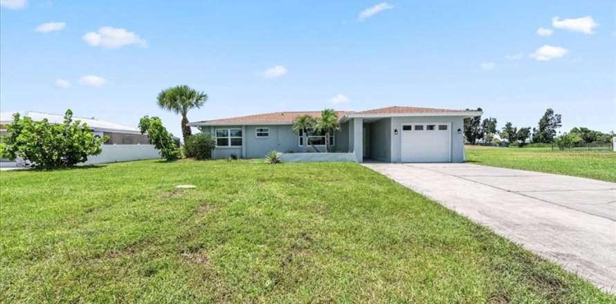 Villa ou maison à Rotonda, Floride 3 chambres, 124.21 m2 № 1899812