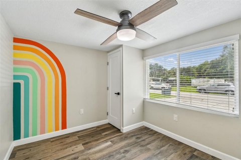 Villa ou maison à vendre à New Smyrna Beach, Floride: 4 chambres, 120.77 m2 № 2284948 - photo 15