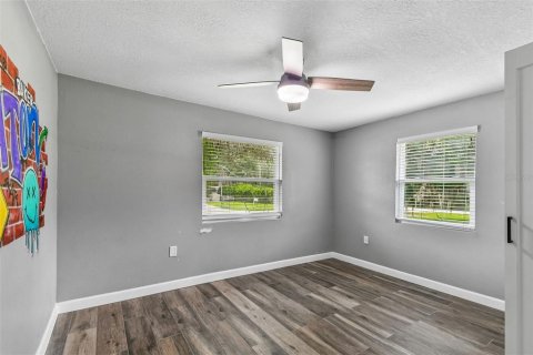 Villa ou maison à vendre à New Smyrna Beach, Floride: 4 chambres, 120.77 m2 № 2284948 - photo 23