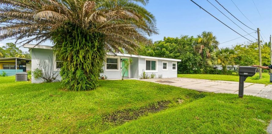Villa ou maison à New Smyrna Beach, Floride 4 chambres, 120.77 m2 № 2284948