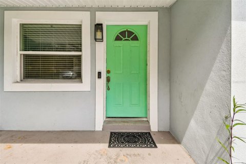 Villa ou maison à vendre à New Smyrna Beach, Floride: 4 chambres, 120.77 m2 № 2284948 - photo 4