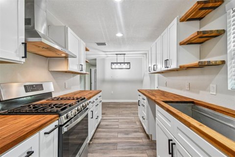 Villa ou maison à vendre à New Smyrna Beach, Floride: 4 chambres, 120.77 m2 № 2284948 - photo 9
