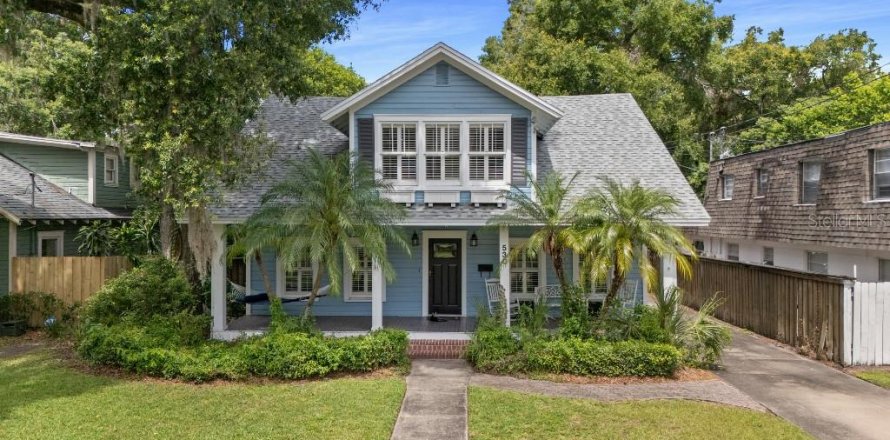 House in Orlando, Florida 6 bedrooms, 289.2 sq.m. № 1808665