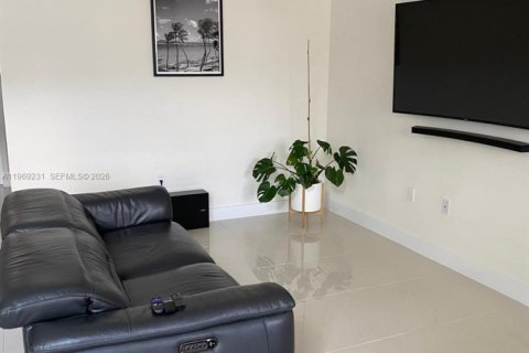 Condominio en venta en Doral, Florida, 2 dormitorios, 121.89 m2 № 2030160 - foto 14