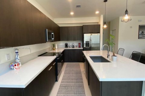 Condominio en venta en Doral, Florida, 2 dormitorios, 121.89 m2 № 2030160 - foto 23