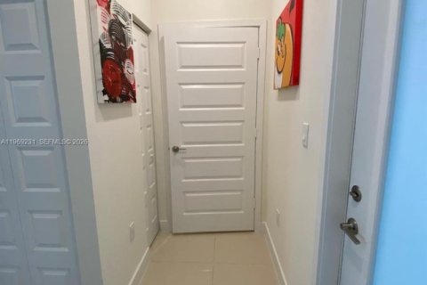 Condominio en venta en Doral, Florida, 2 dormitorios, 121.89 m2 № 2030160 - foto 11
