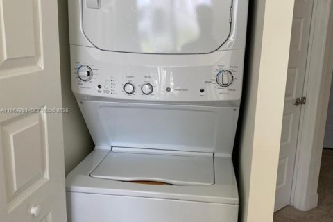 Condominio en venta en Doral, Florida, 2 dormitorios, 121.89 m2 № 2030160 - foto 17