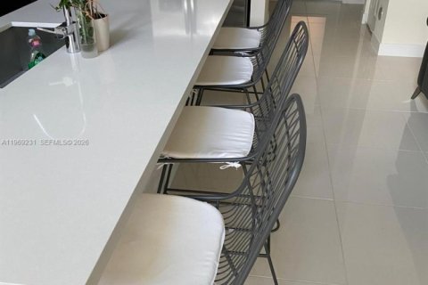 Condominio en venta en Doral, Florida, 2 dormitorios, 121.89 m2 № 2030160 - foto 9