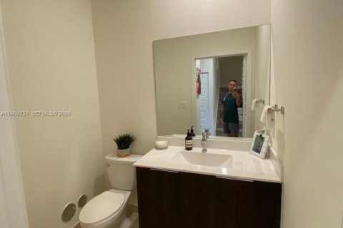 Condominio en venta en Doral, Florida, 2 dormitorios, 121.89 m2 № 2030160 - foto 25