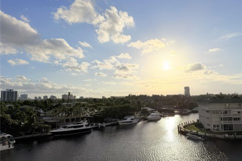 Купить кондоминиум в Халландейл-Бич, Флорида 2 спальни, 120.77м2, № 1984723 - фото 8