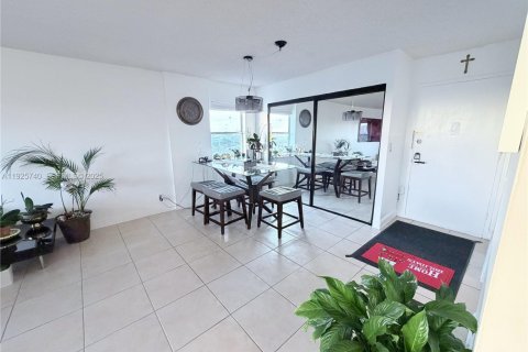 Купить кондоминиум в Халландейл-Бич, Флорида 2 спальни, 120.77м2, № 1984723 - фото 22