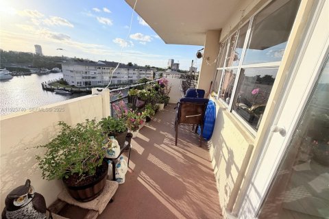 Купить кондоминиум в Халландейл-Бич, Флорида 2 спальни, 120.77м2, № 1984723 - фото 4