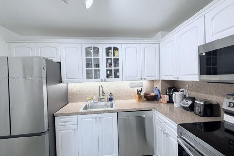 Купить кондоминиум в Халландейл-Бич, Флорида 2 спальни, 120.77м2, № 1984723 - фото 25