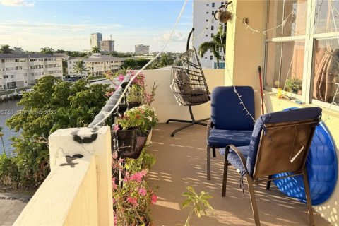 Купить кондоминиум в Халландейл-Бич, Флорида 2 спальни, 120.77м2, № 1984723 - фото 27