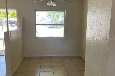 Casa en alquiler en Saint Petersburg, Florida, 3 dormitorios, 115.29 m2 № 1879594 - foto 6