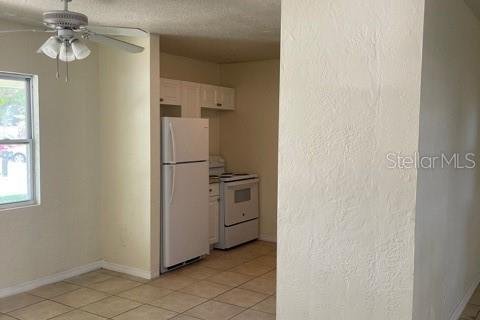 Casa en alquiler en Saint Petersburg, Florida, 3 dormitorios, 115.29 m2 № 1879594 - foto 4